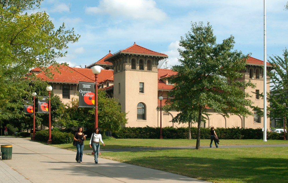 TRƯỜNG CAO ĐẲNG QUEENS COLLEGE